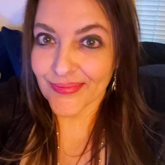 Meet your Posher, Suzie - Picture 1 of 1